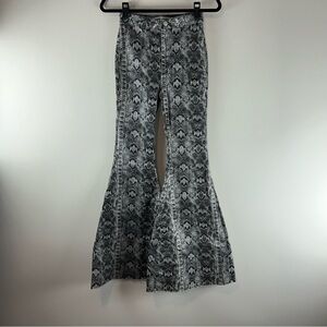 Free People We the Free Just Float On Snake Print Flare Women Jeans Size 26